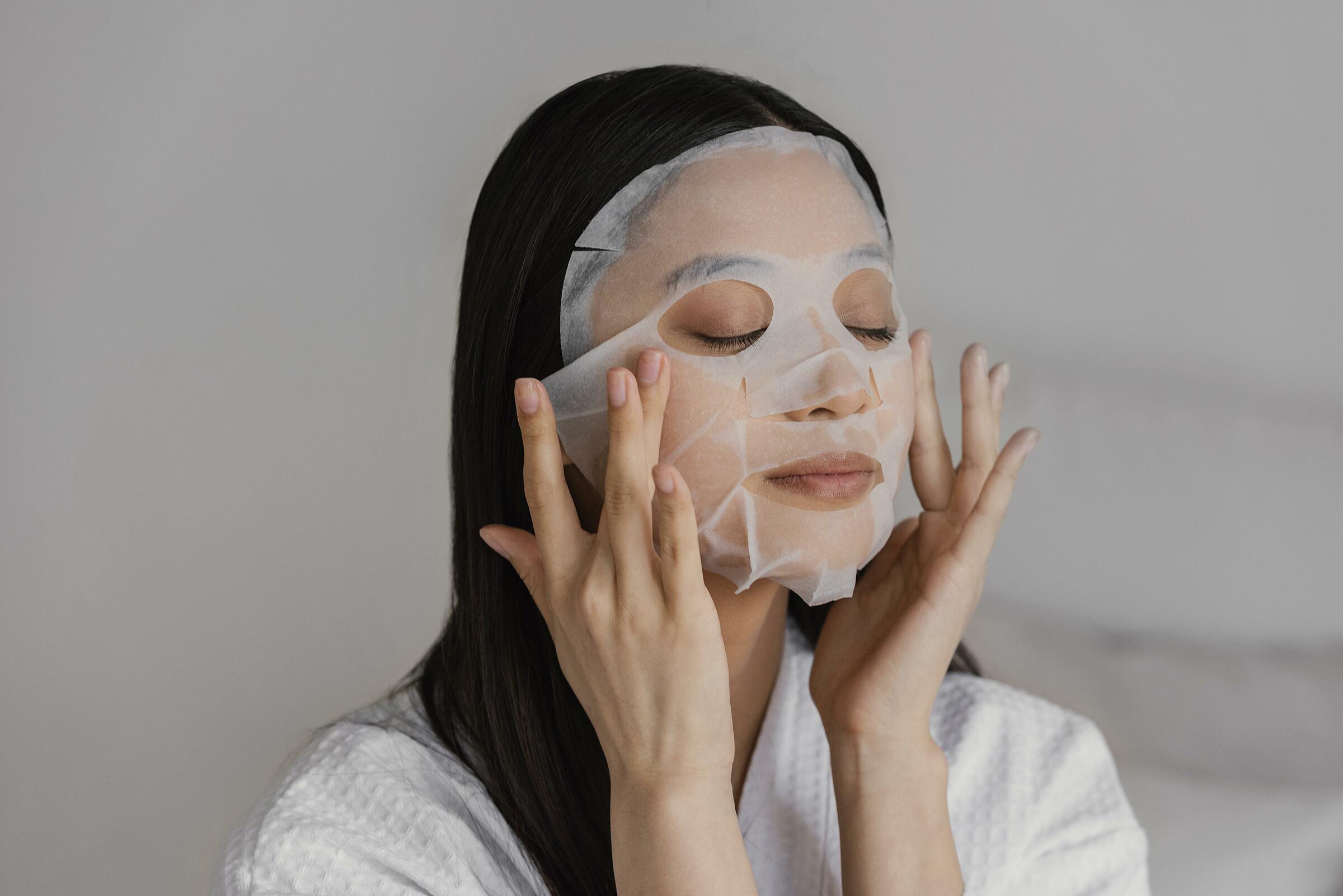 Có nên đắp mặt nạ mỗi ngày? Tần suất đắp mặt nạ phù hợp cho từng loại da